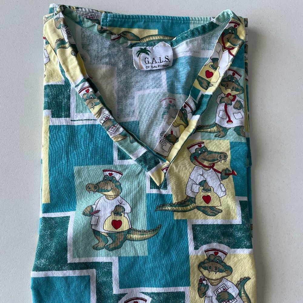 4 Woman Scrubs Tops Size M - Picture 5 of 9